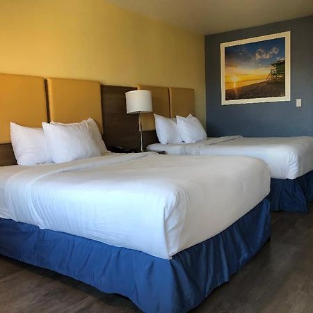 Days Inn By Wyndham Hayward Airport Buitenkant foto