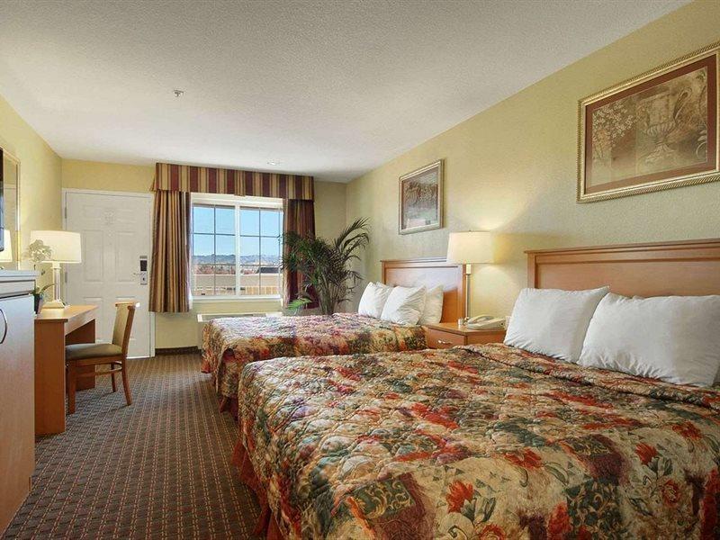 Days Inn By Wyndham Hayward Airport Buitenkant foto