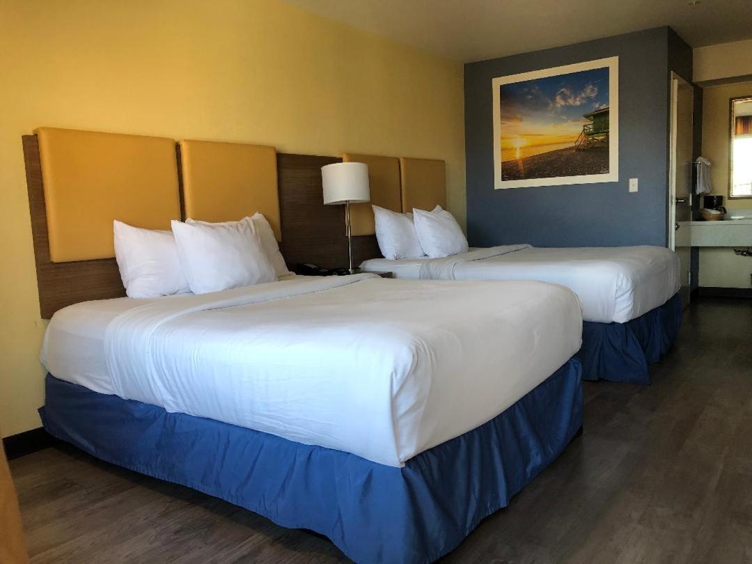 Days Inn By Wyndham Hayward Airport Buitenkant foto